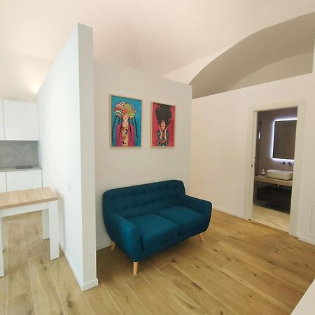 Andrea'S 12 Apartment Bari Bagian luar foto