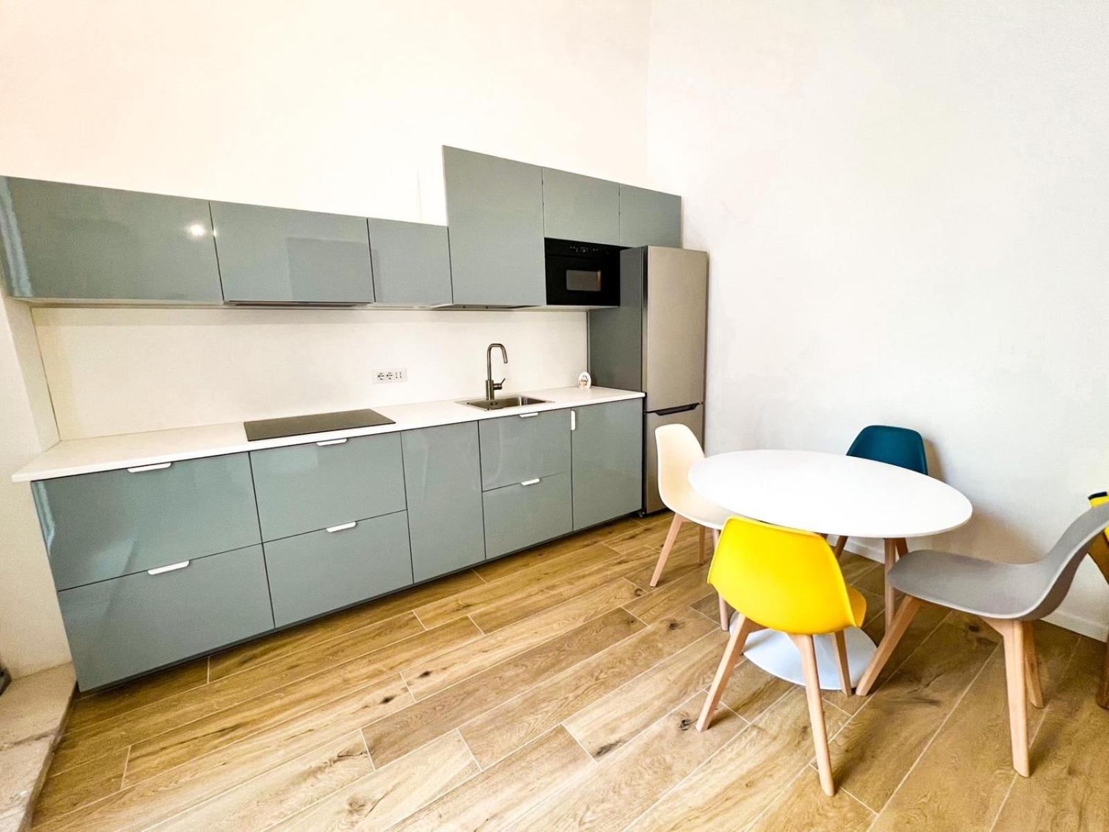 Andrea'S 12 Apartment Bari Bagian luar foto