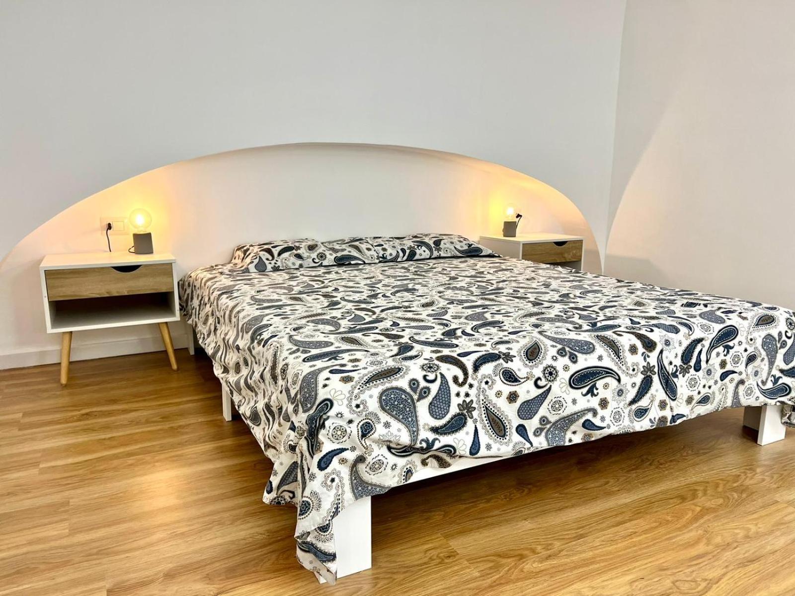 Andrea'S 12 Apartment Bari Bagian luar foto