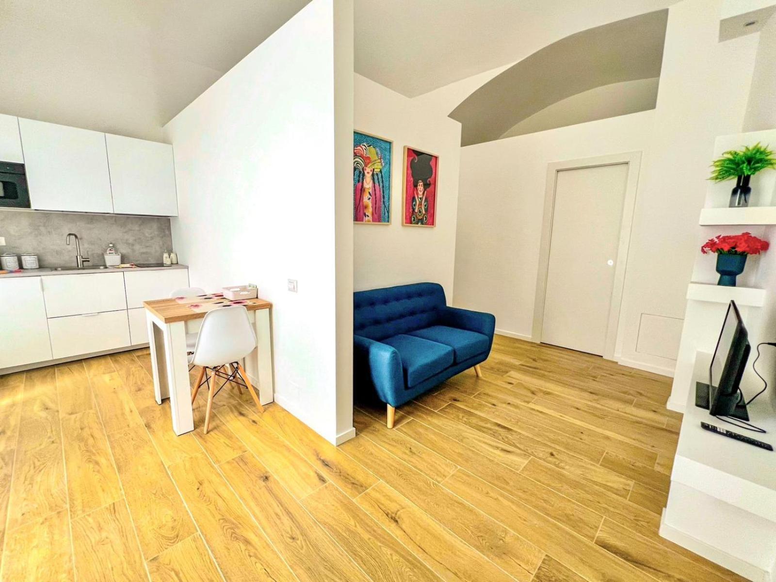 Andrea'S 12 Apartment Bari Bagian luar foto